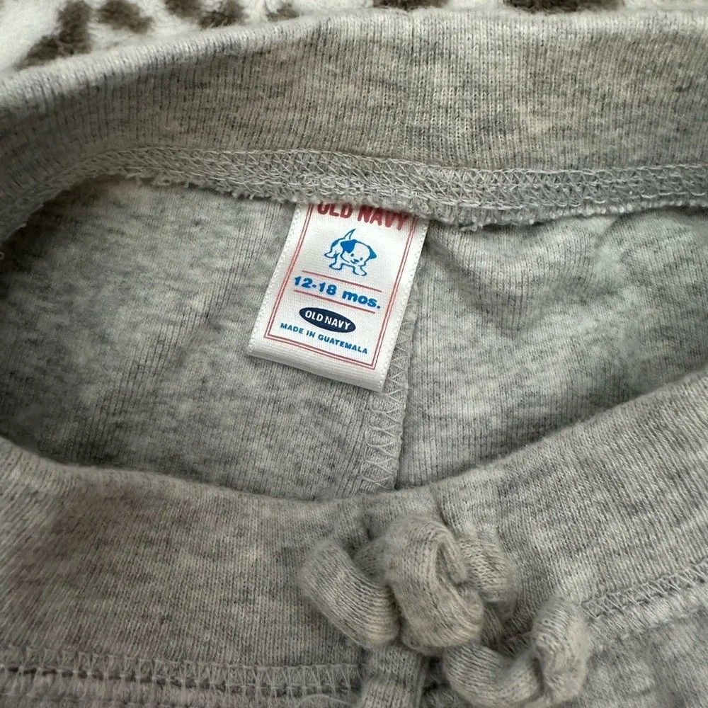 Old Navy Knit Shorts in Heather Gray Size 12-18 months